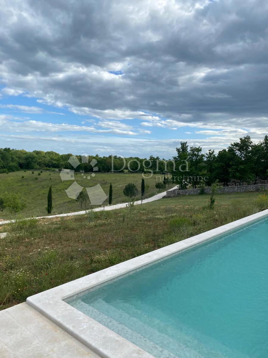 Hiša Rovinj, 200m2