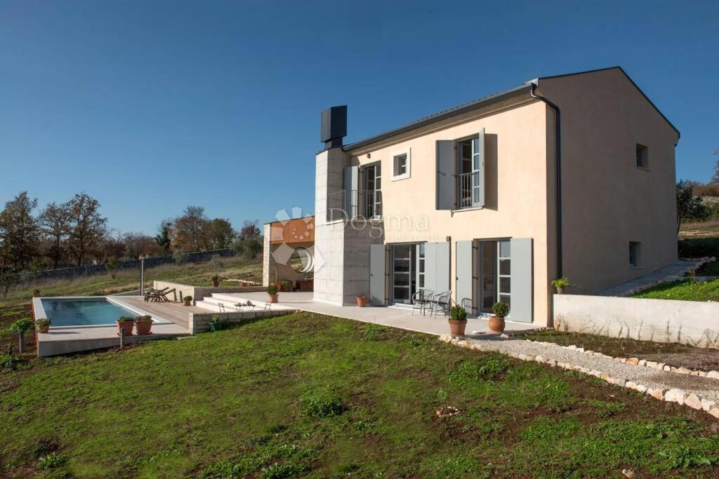 Hiša Rovinj, 200m2