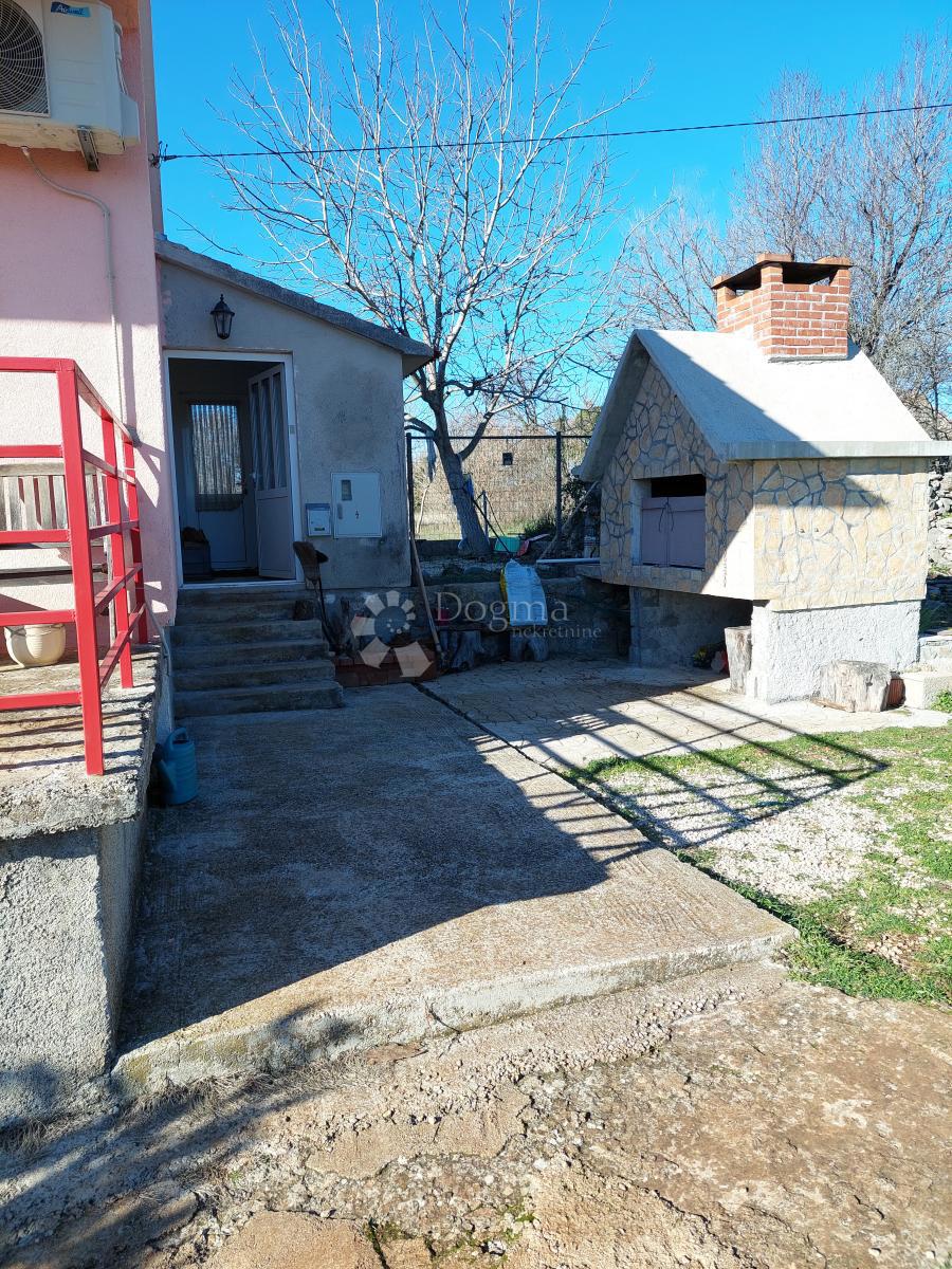 Hiša Žitnić, Drniš, 97m2