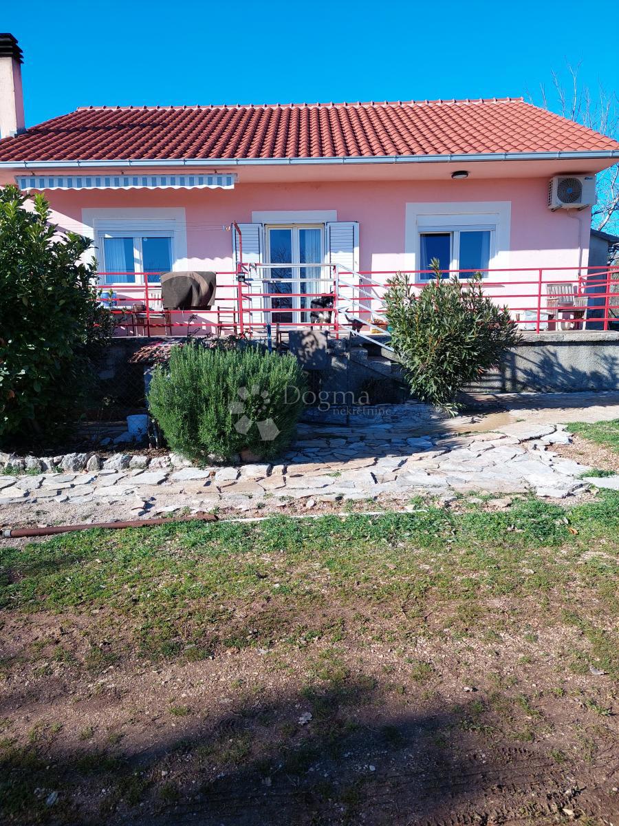 Hiša Žitnić, Drniš, 97m2