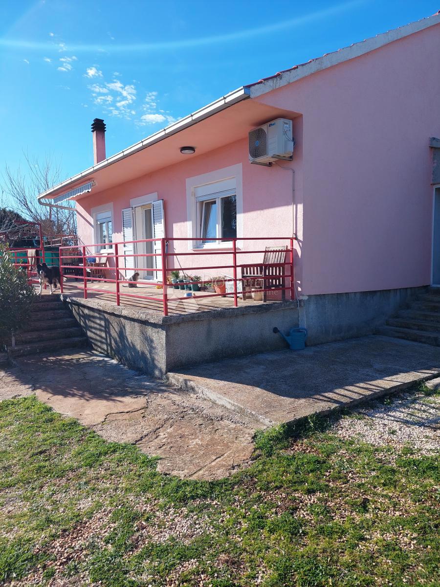 Hiša Žitnić, Drniš, 97m2
