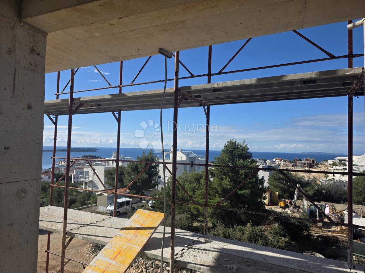 Stanovanje Primošten,  80.80m2