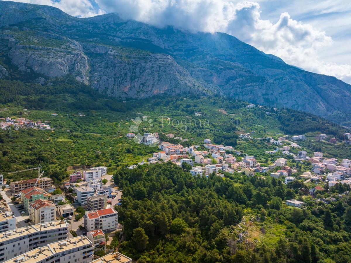 Zazidljivo zemljišče Makarska, 2.017m2