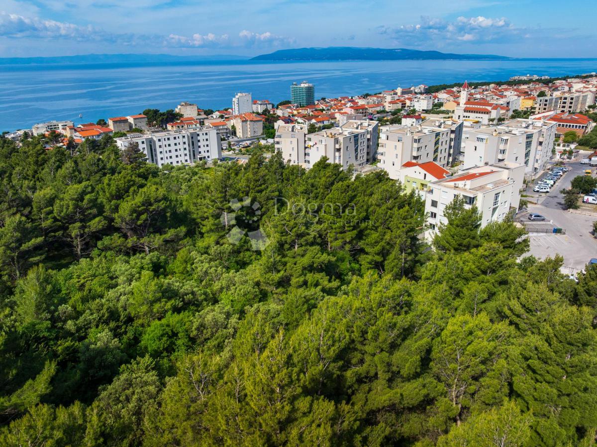 Zazidljivo zemljišče Makarska, 2.017m2