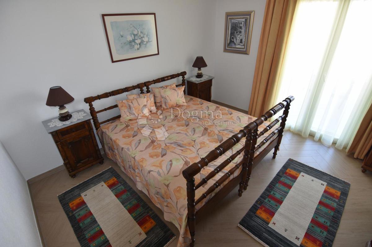 Hiša Okrug Gornji, Okrug, 690m2