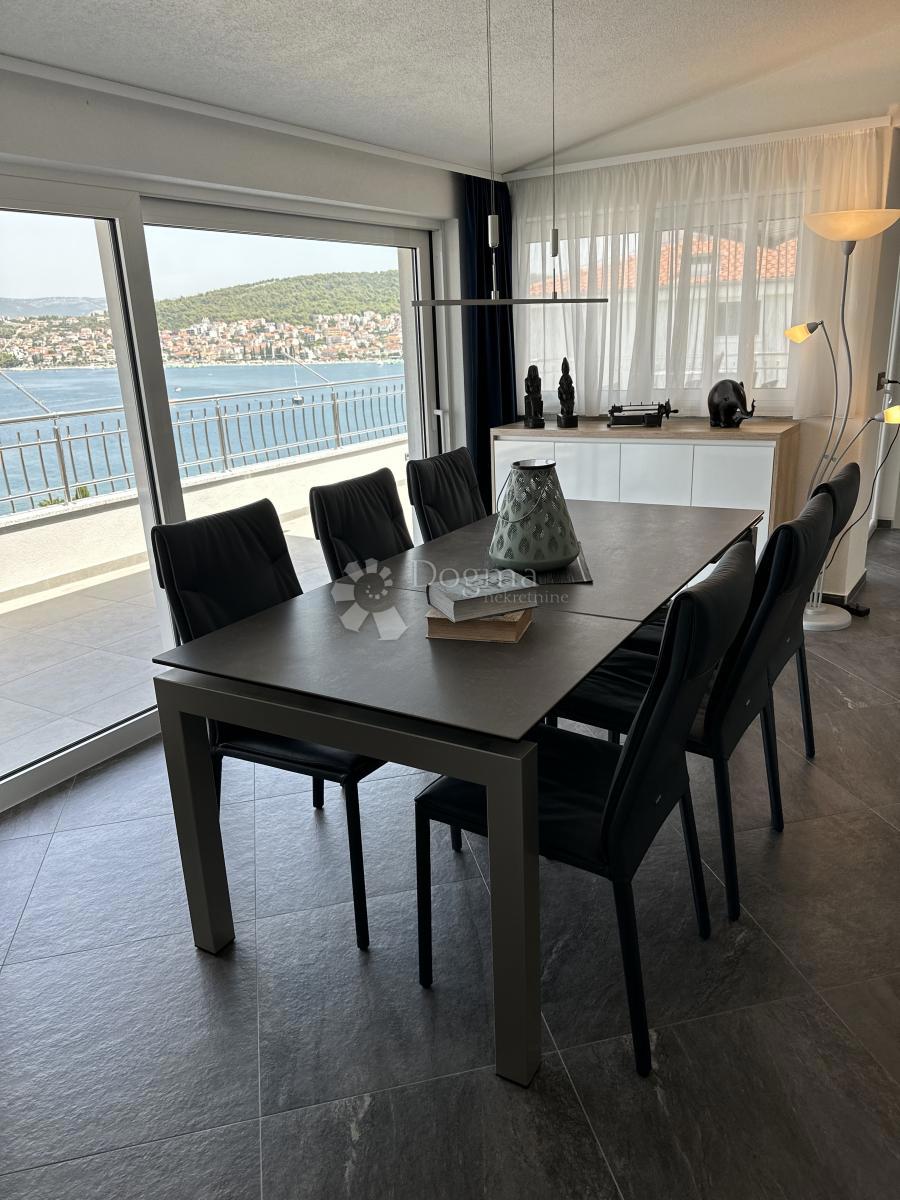 Hiša Okrug Gornji, Okrug, 690m2