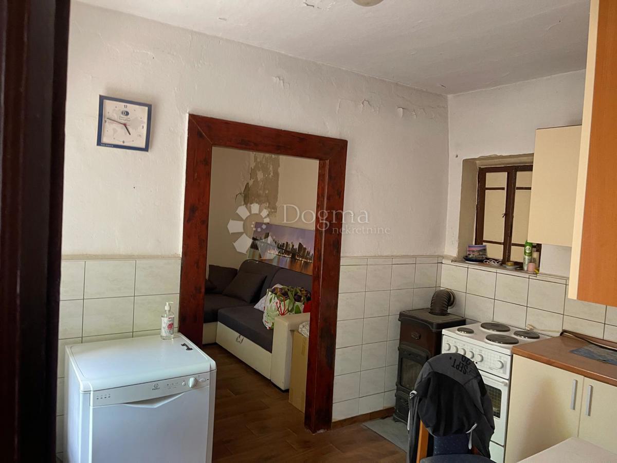 Hiša Grad, Šibenik, 180,93m2