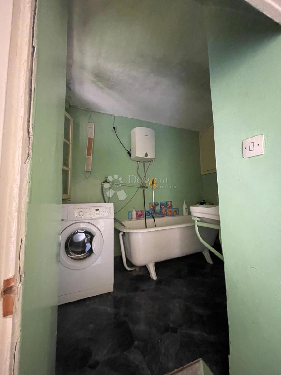 Hiša Grad, Šibenik, 180,93m2