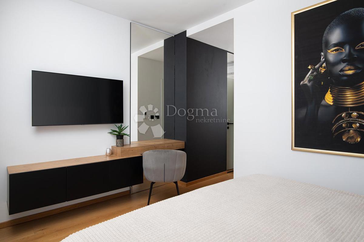 Hiša Medulin, 300m2