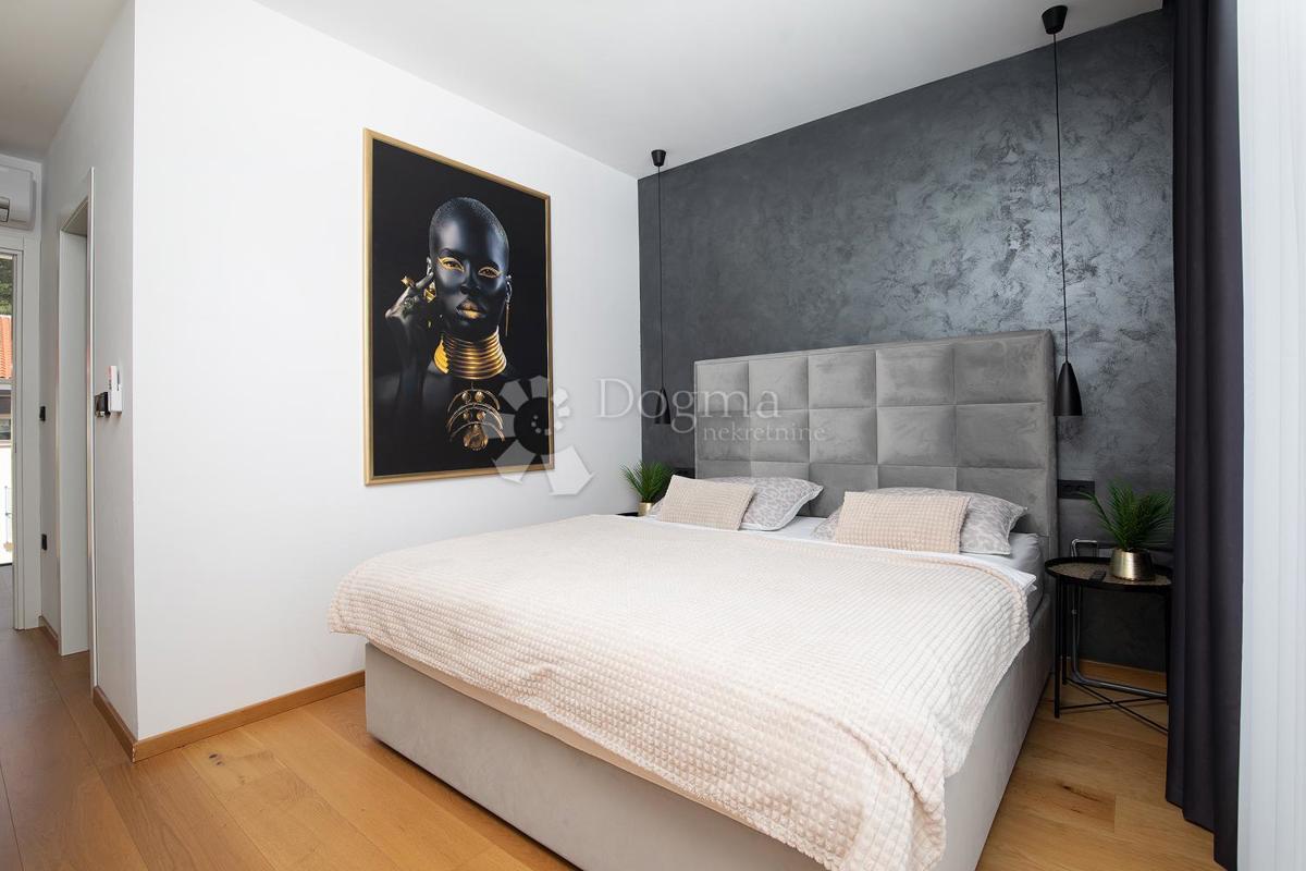 Hiša Medulin, 300m2