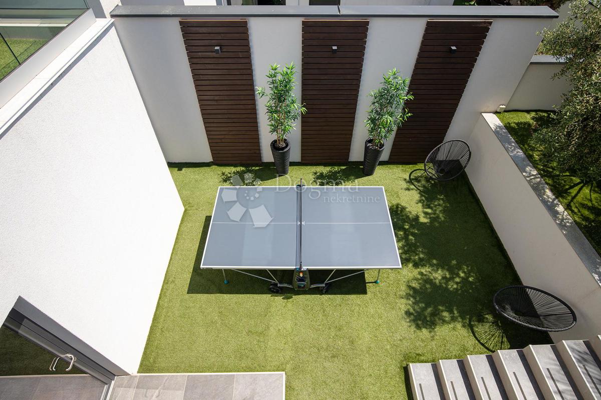 Hiša Medulin, 300m2