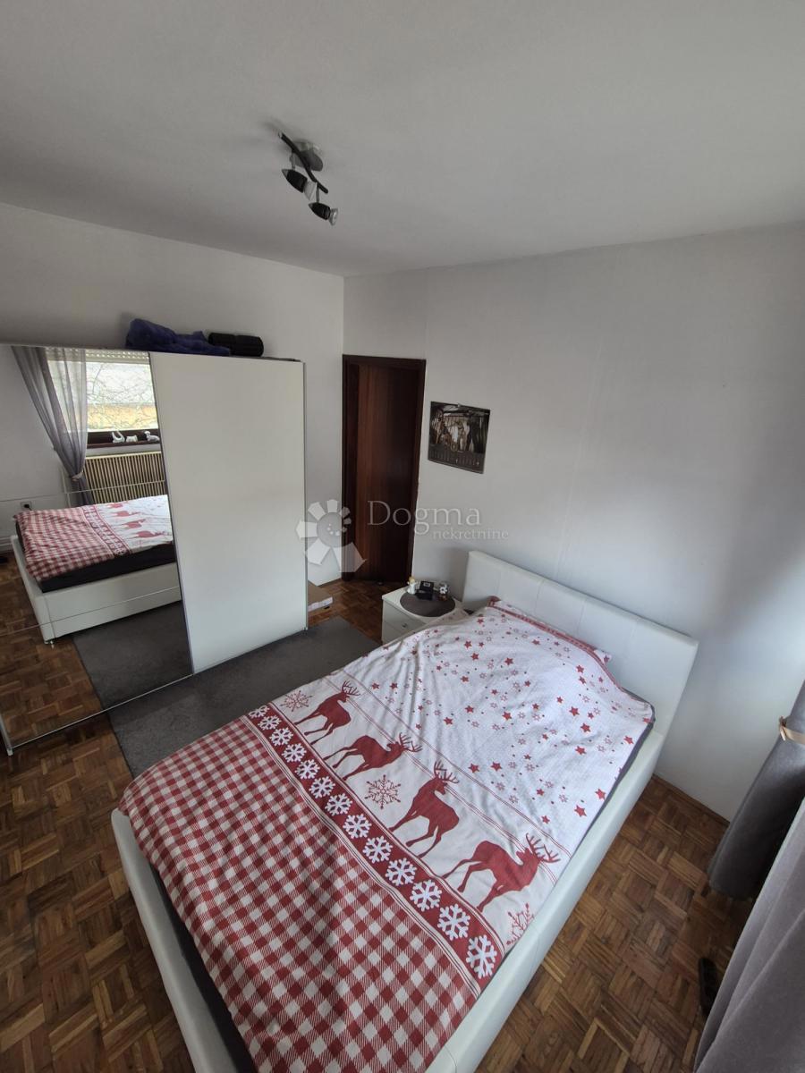 Stanovanje Centar, Gospić, 75m2
