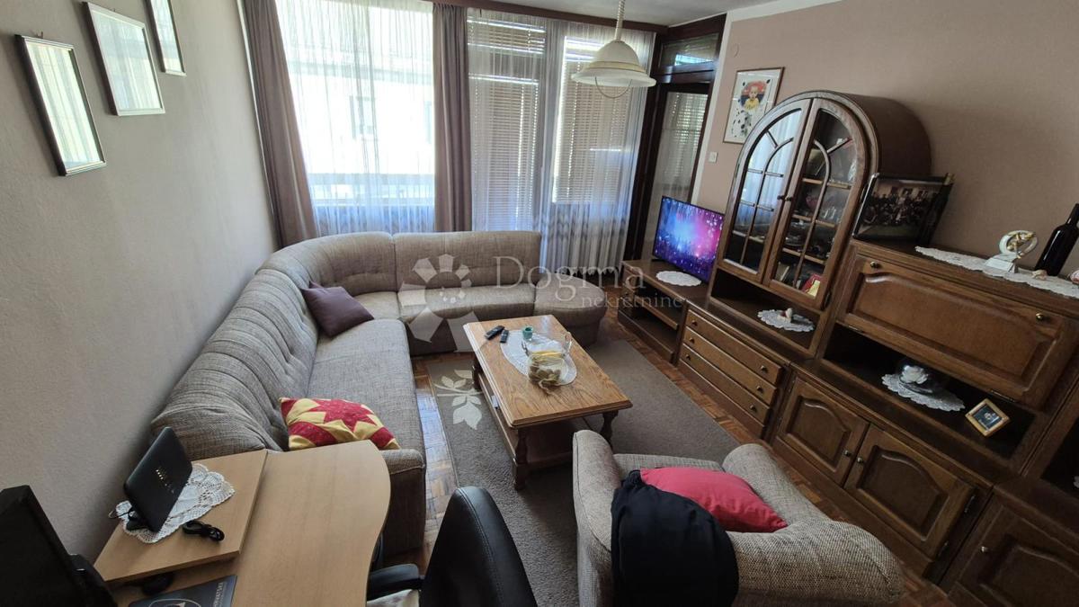 Stanovanje Centar, Gospić, 75m2
