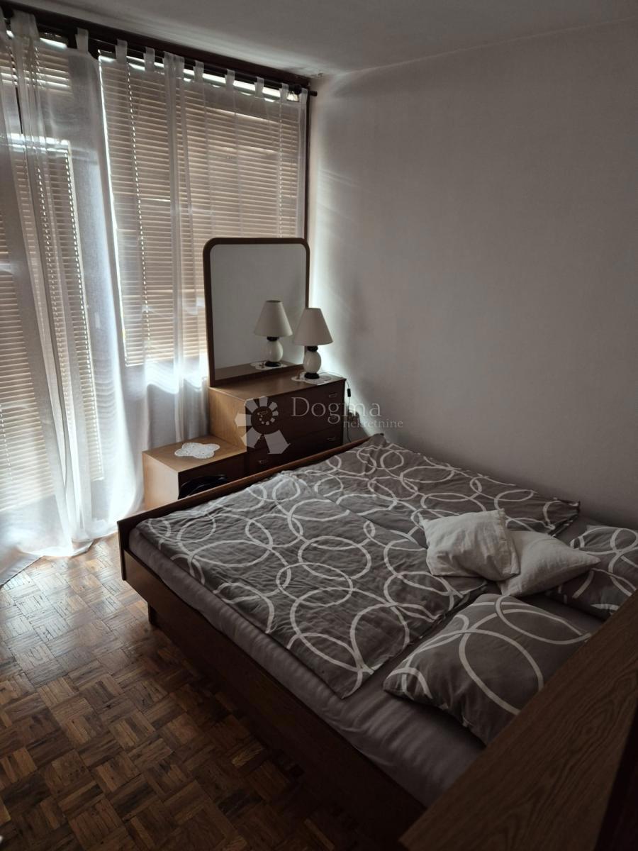 Stanovanje Centar, Gospić, 75m2