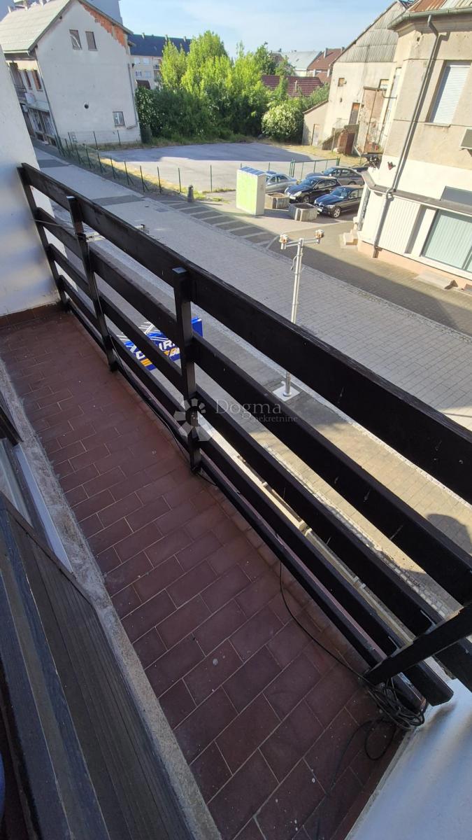 Stanovanje Centar, Gospić, 75m2