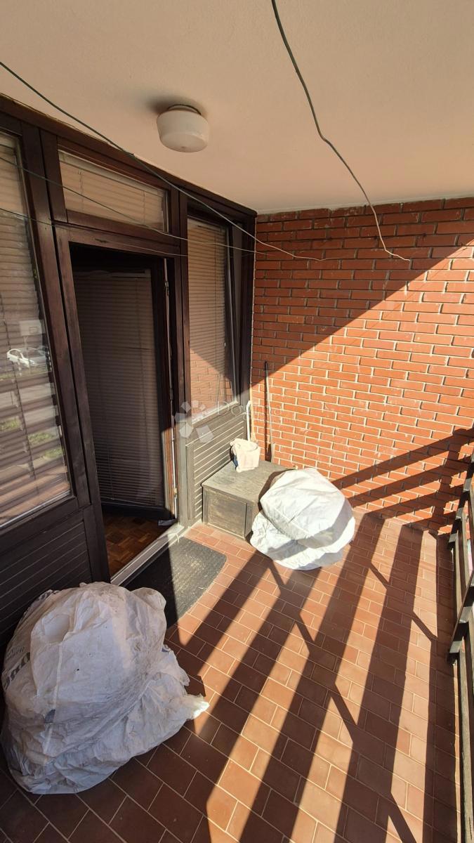 Stanovanje Centar, Gospić, 75m2