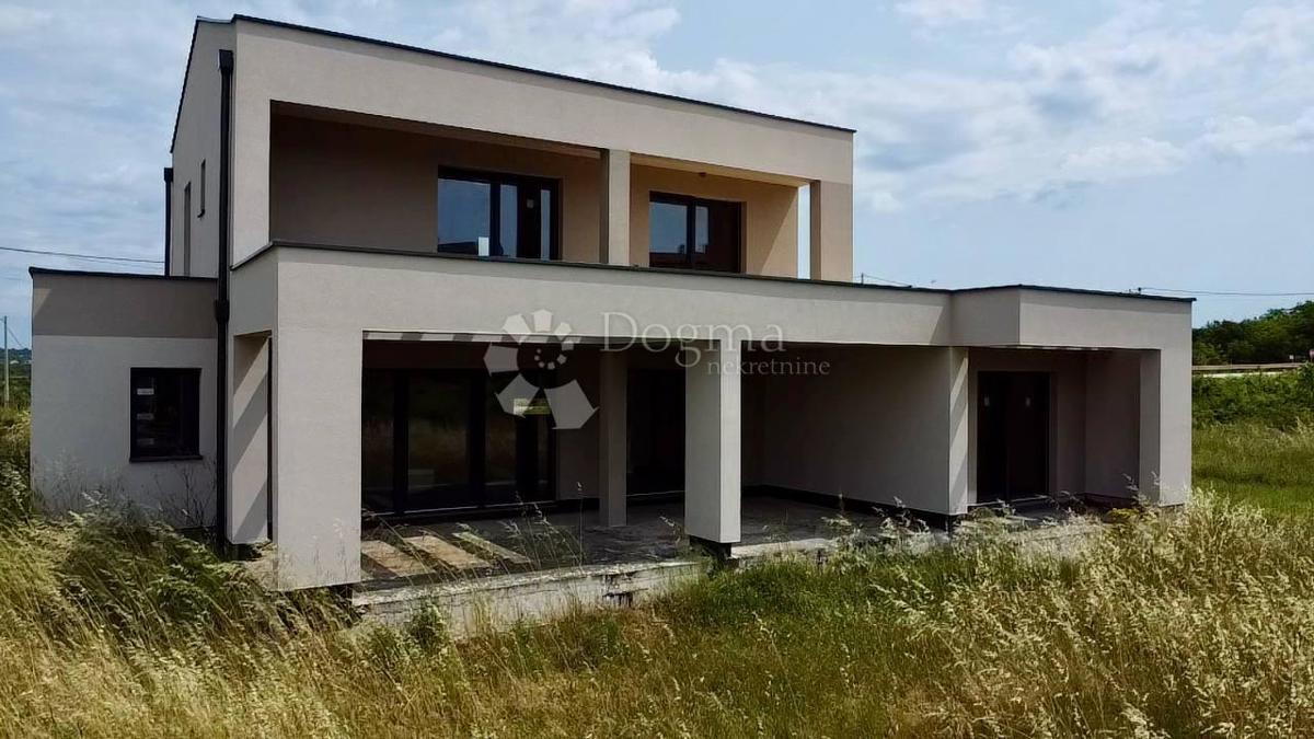 Hiša Sveti Lovreč, 180m2