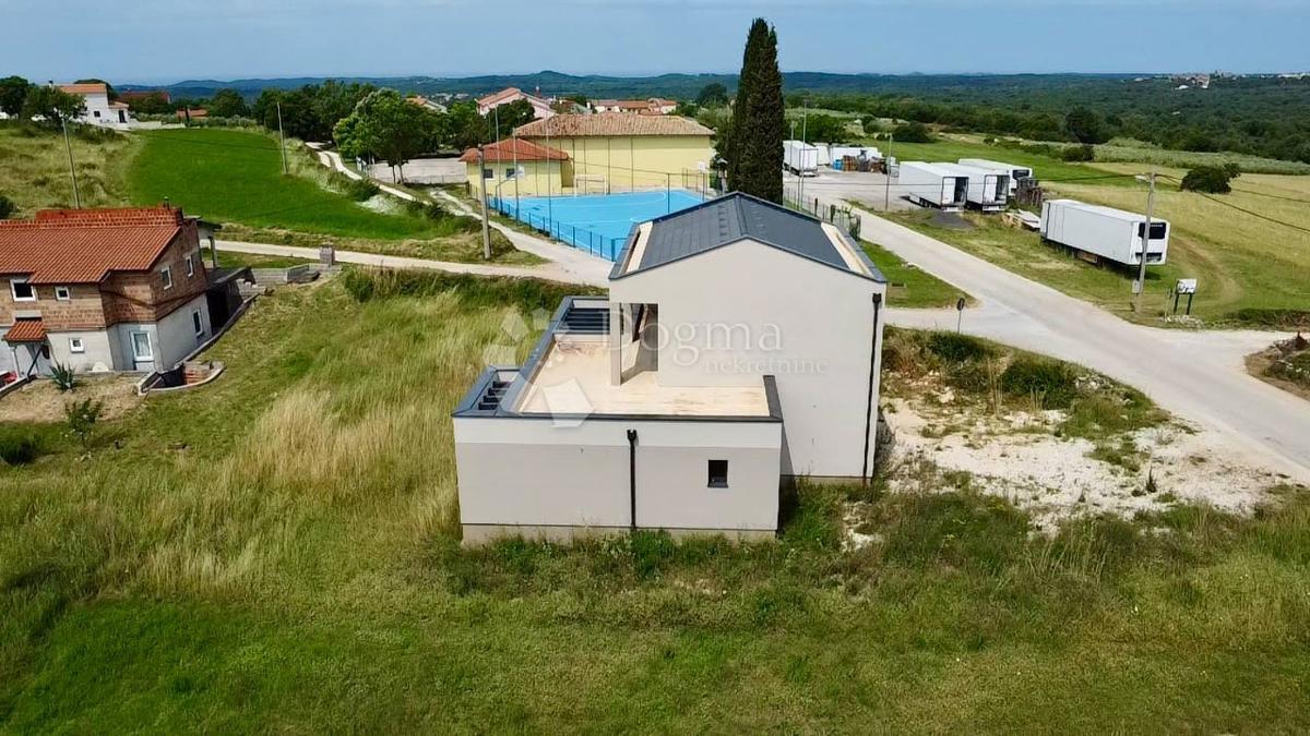 Hiša Sveti Lovreč, 180m2