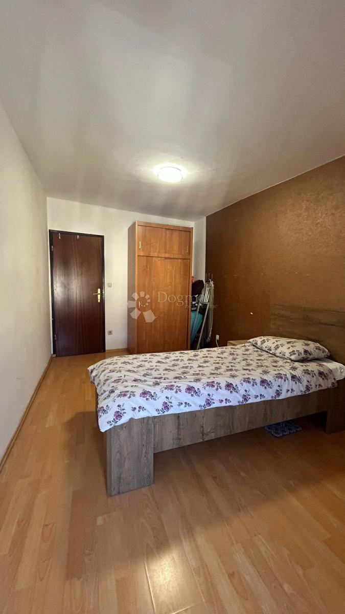 INVESTICIJSKA PRILOŽNOST - 2 STANOVANJI V SAMEM CENTRU ROVINJA!