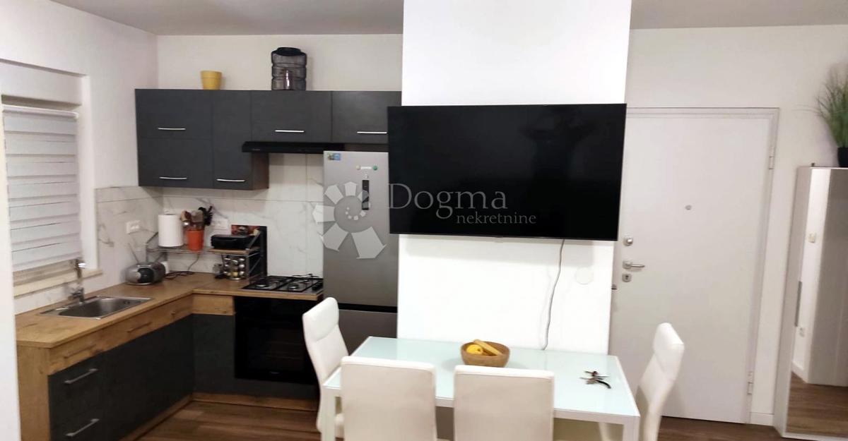 Odprto stanovanje 52 m2 s teraso in garažo – Kastav