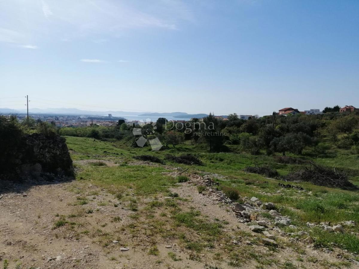 Zemljišče Vodice, 686m2