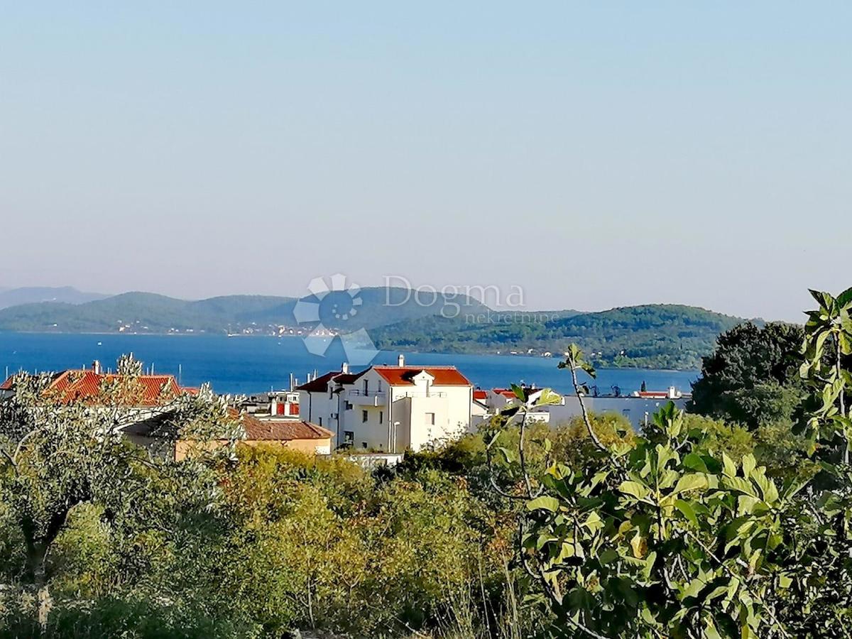 Zemljišče Vodice, 686m2