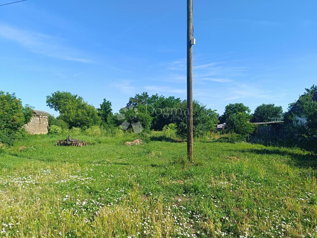 Zazidljivo zemljišče Branjin Vrh, Beli Manastir, 1.309m2