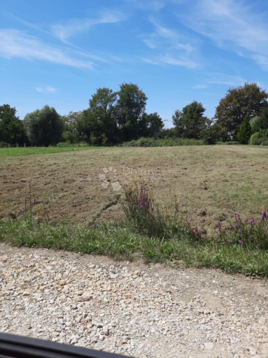 Zazidljivo zemljišče Caginec, Ivanić-Grad - Okolica, 1.678m2