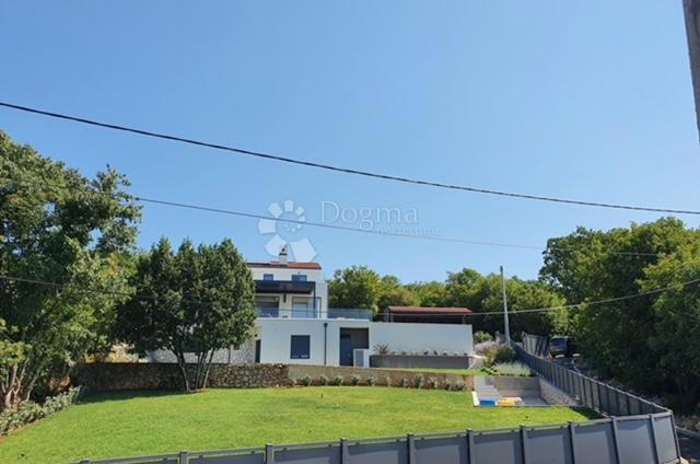 Hiša Kostrena, 300m2