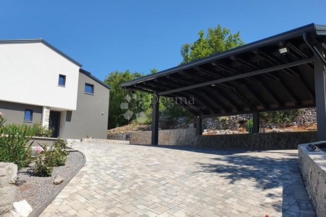 Hiša Kostrena, 300m2
