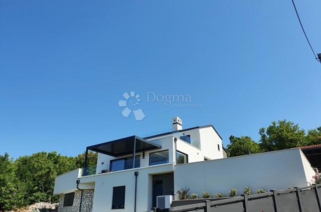 Hiša Kostrena, 300m2