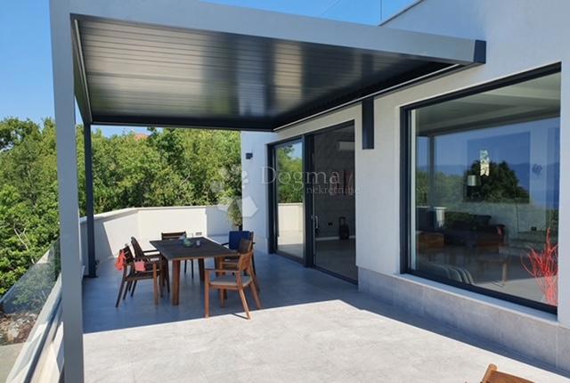 Hiša Kostrena, 300m2