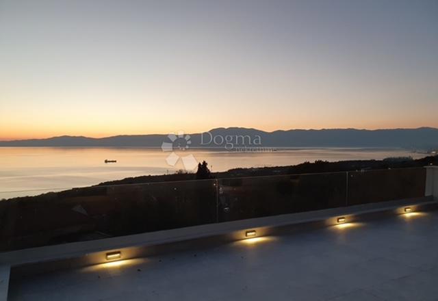 Hiša Kostrena, 300m2