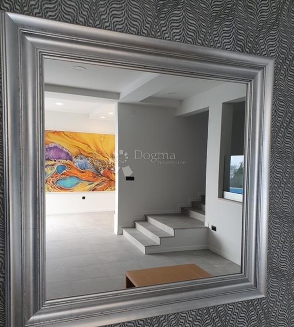 Hiša Kostrena, 300m2