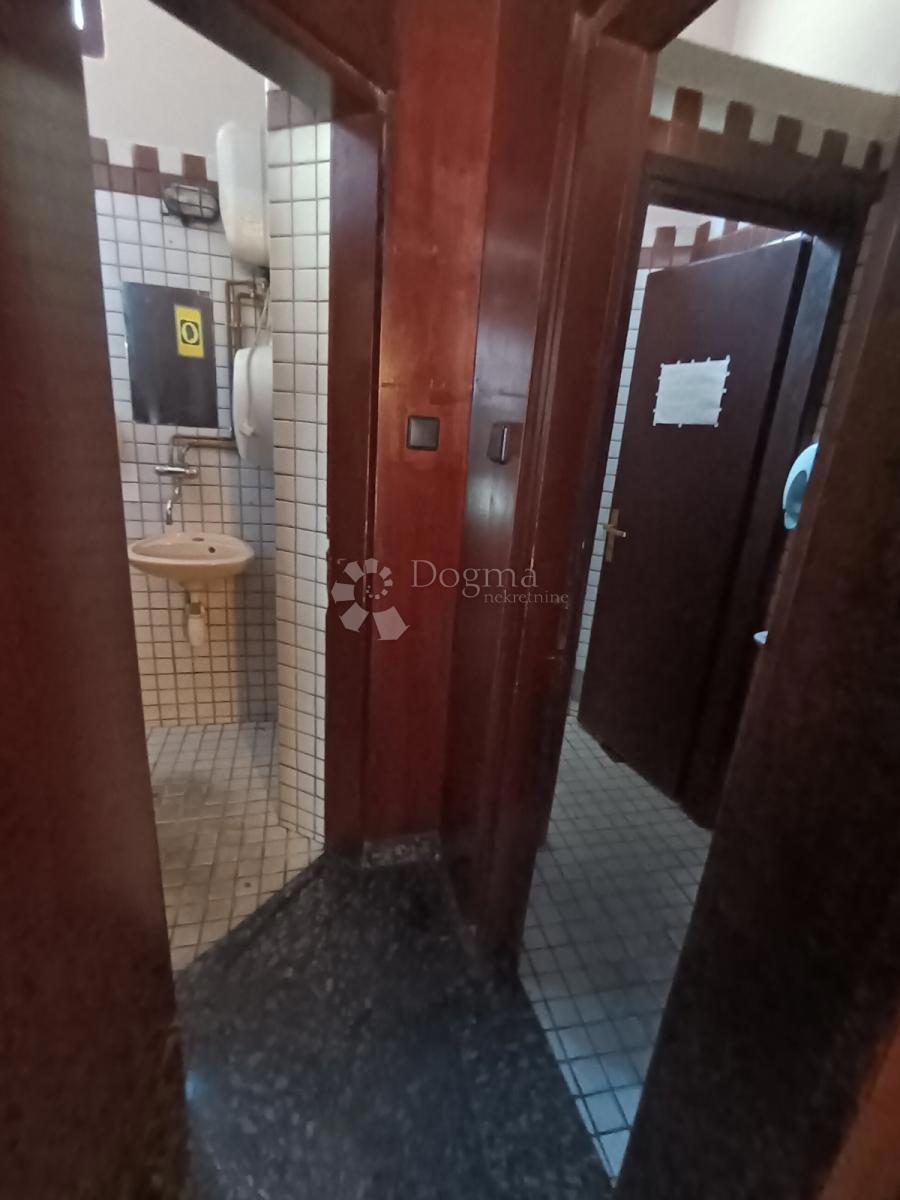 Poslovni prostor Centar, Slavonski Brod, 135m2