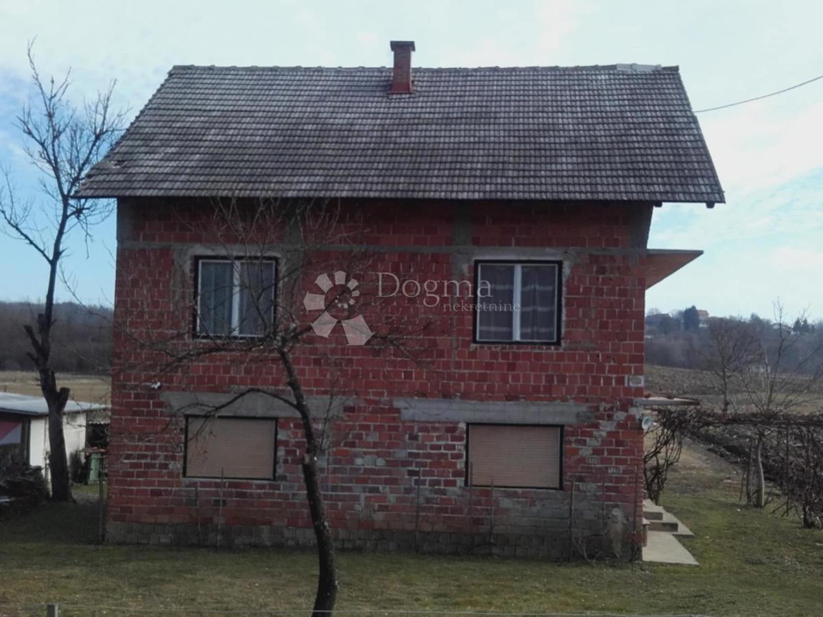 Hiša Donja Voća, 1.868m2