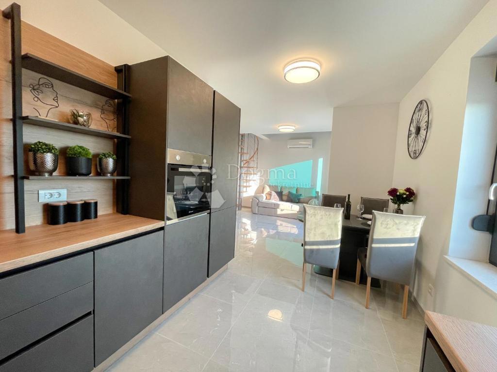 3 apartmaji v Pješčani uvali