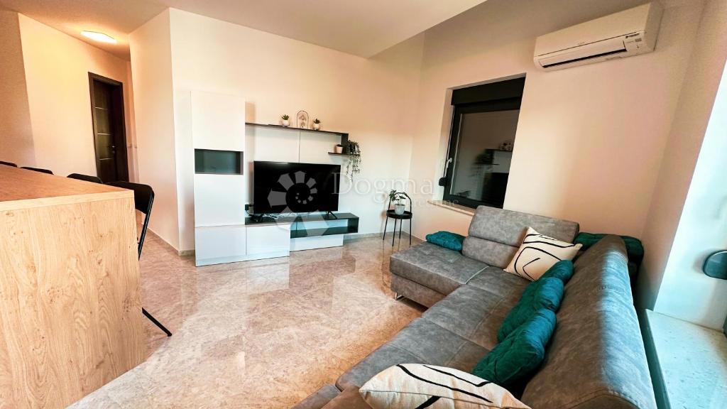3 apartmaji v Pješčani uvali