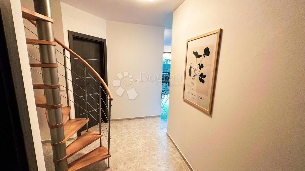 3 apartmaji v Pješčani uvali