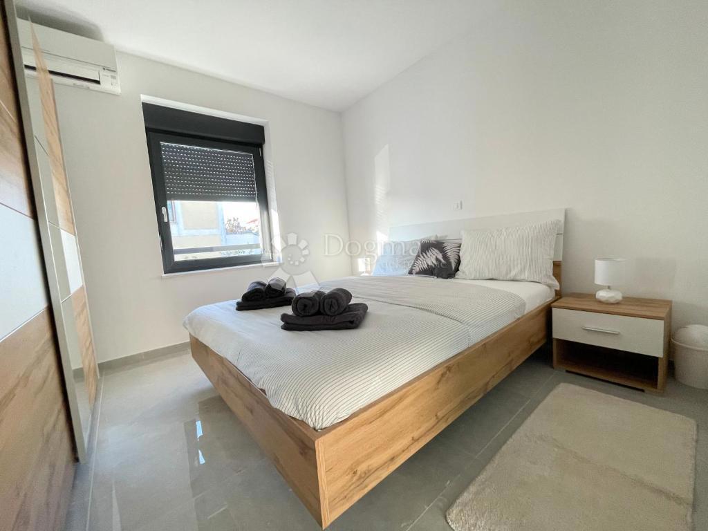 3 apartmaji v Pješčani uvali