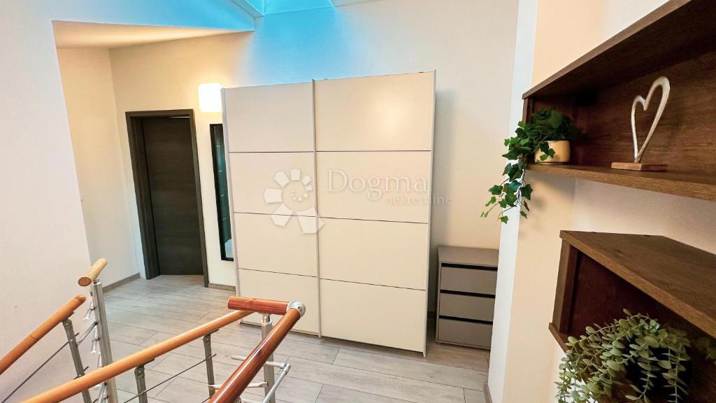 3 apartmaji v Pješčani uvali