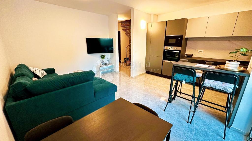 3 apartmaji v Pješčani uvali