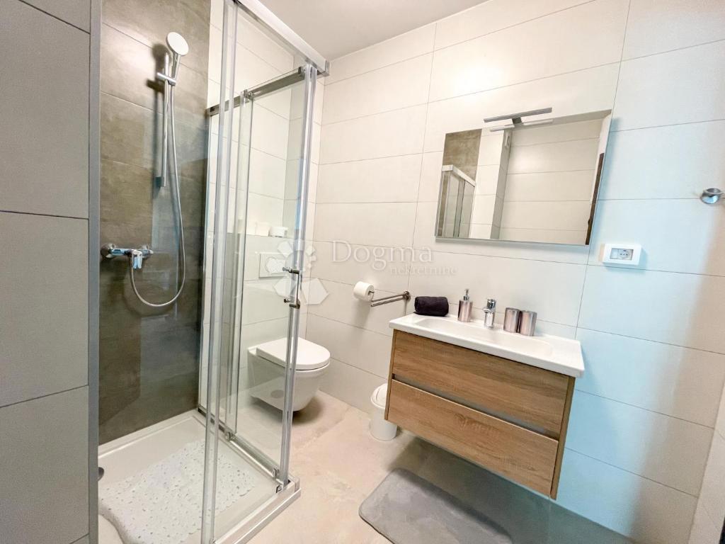 3 apartmaji v Pješčani uvali