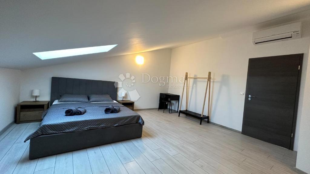 3 apartmaji v Pješčani uvali
