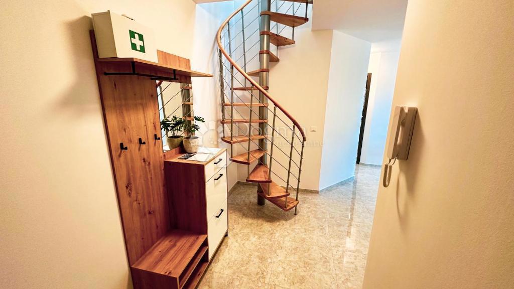 3 apartmaji v Pješčani uvali