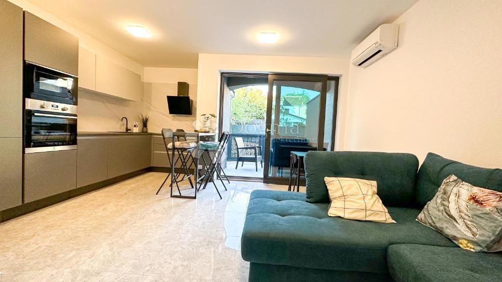 3 apartmaji v Pješčani uvali
