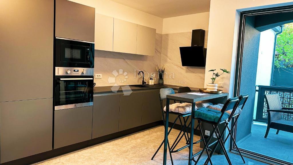 3 apartmaji v Pješčani uvali