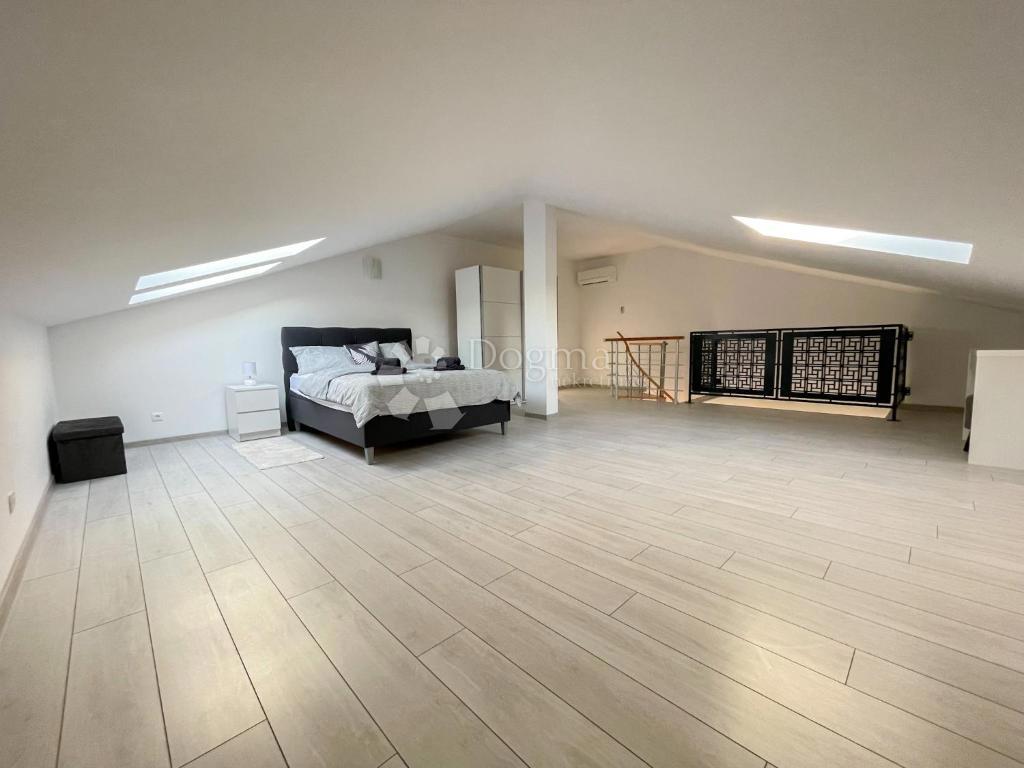 3 apartmaji v Pješčani uvali