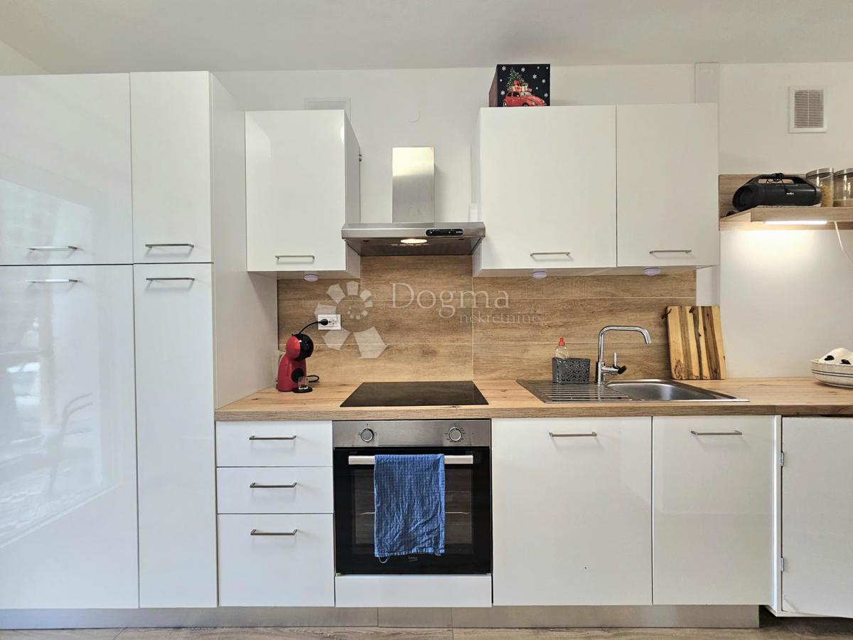Stanovanje Umag, 77m2