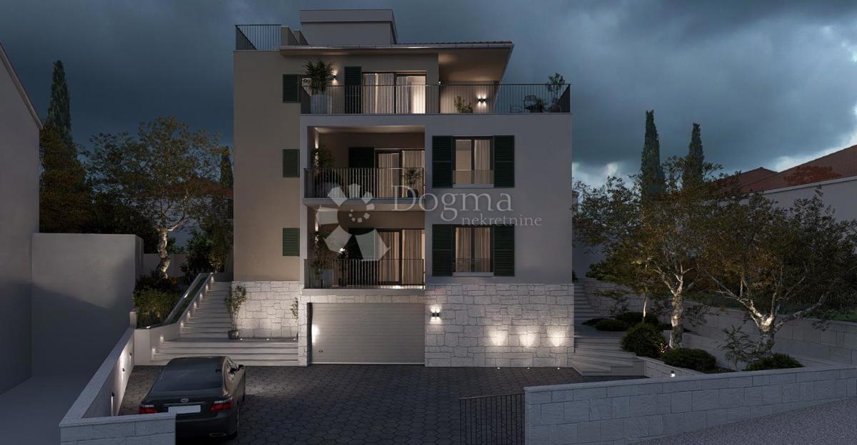 Stanovanje Okrug Gornji, Okrug, 89,24m2